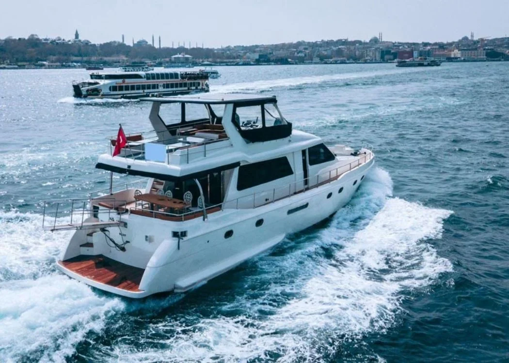 luxury yacht sunset cruise with wine istanbul bosphorus (2)