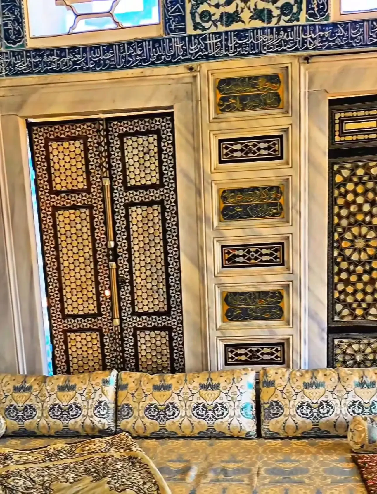 Topkapi Palace Guided Tour with Harem Section - Image 7