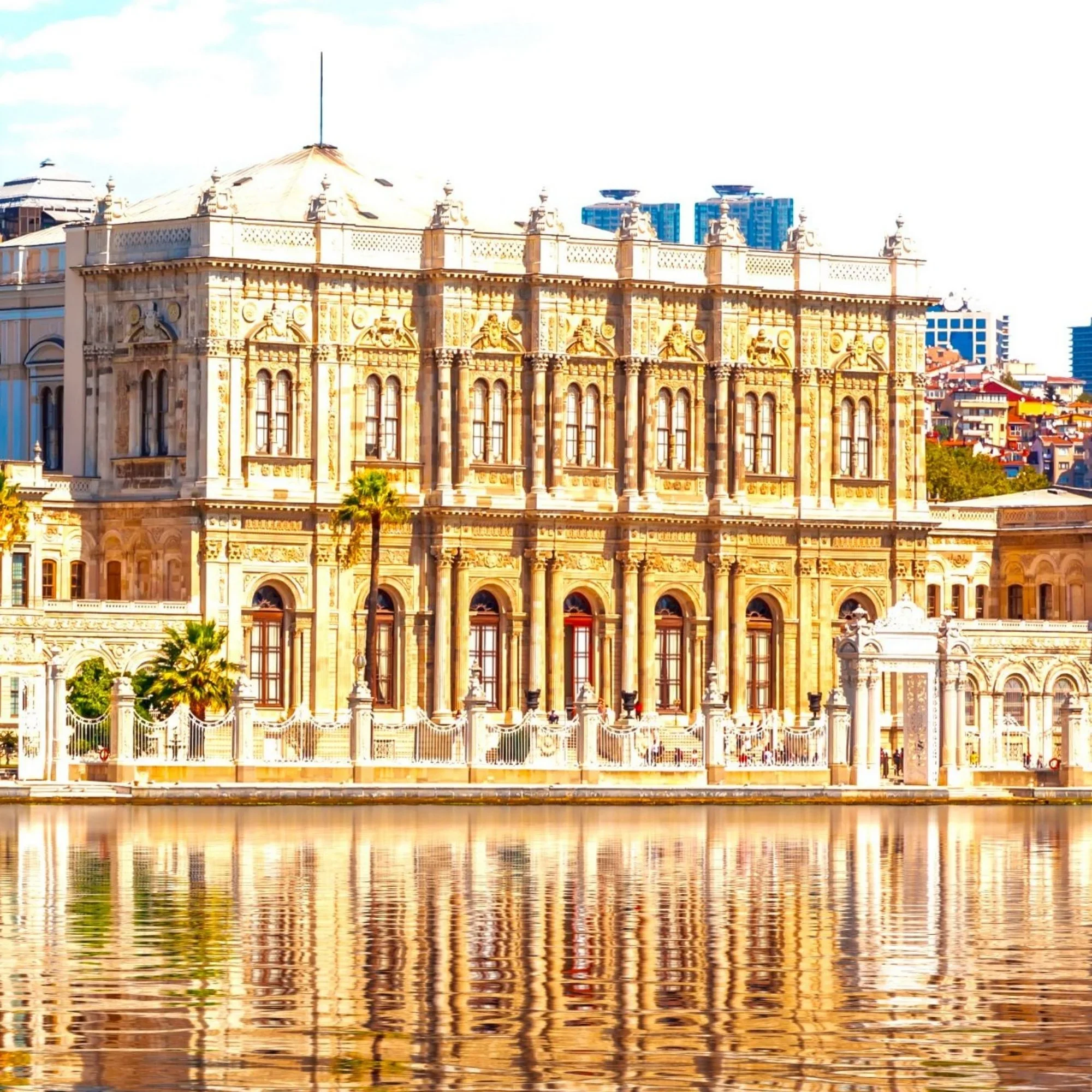 dolmabahce_palace_image_main