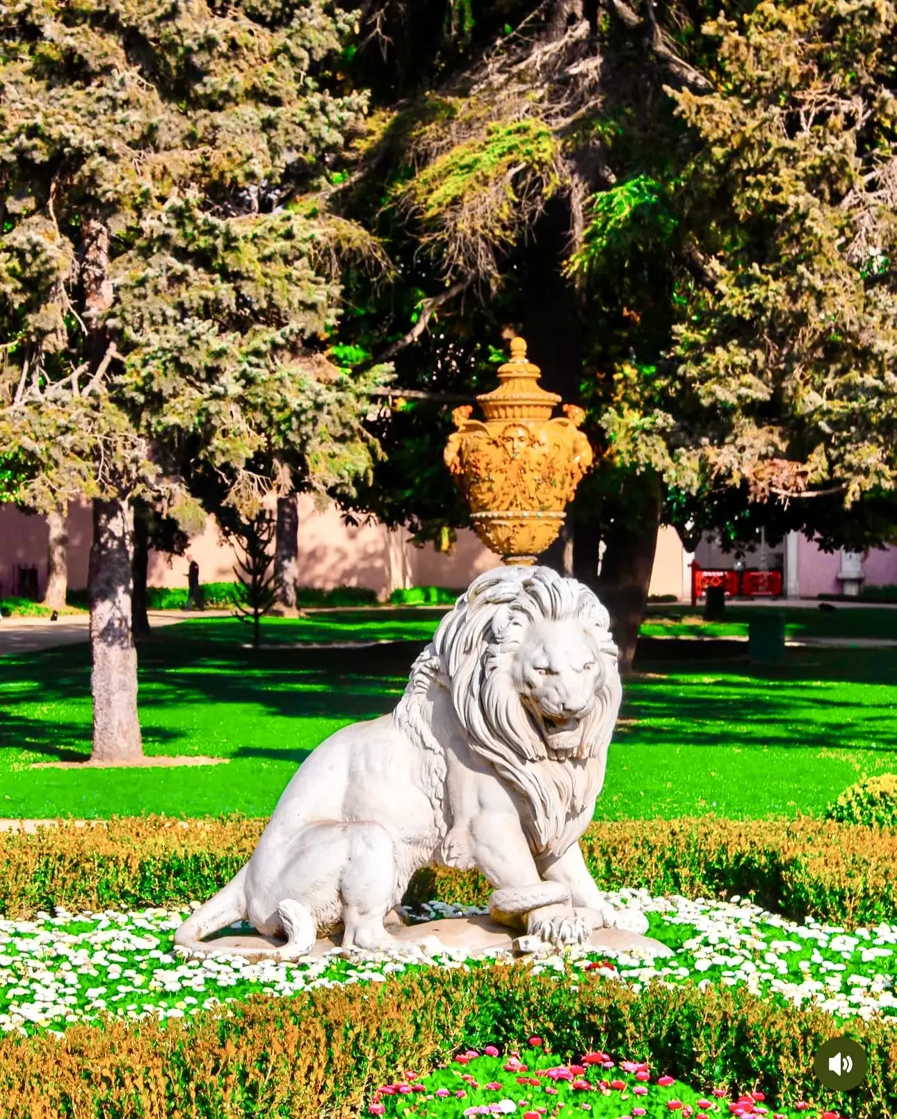 Dolmabahce Palace & Harem Skip-the-Line Entry Ticket with Audio Guide - Image 15