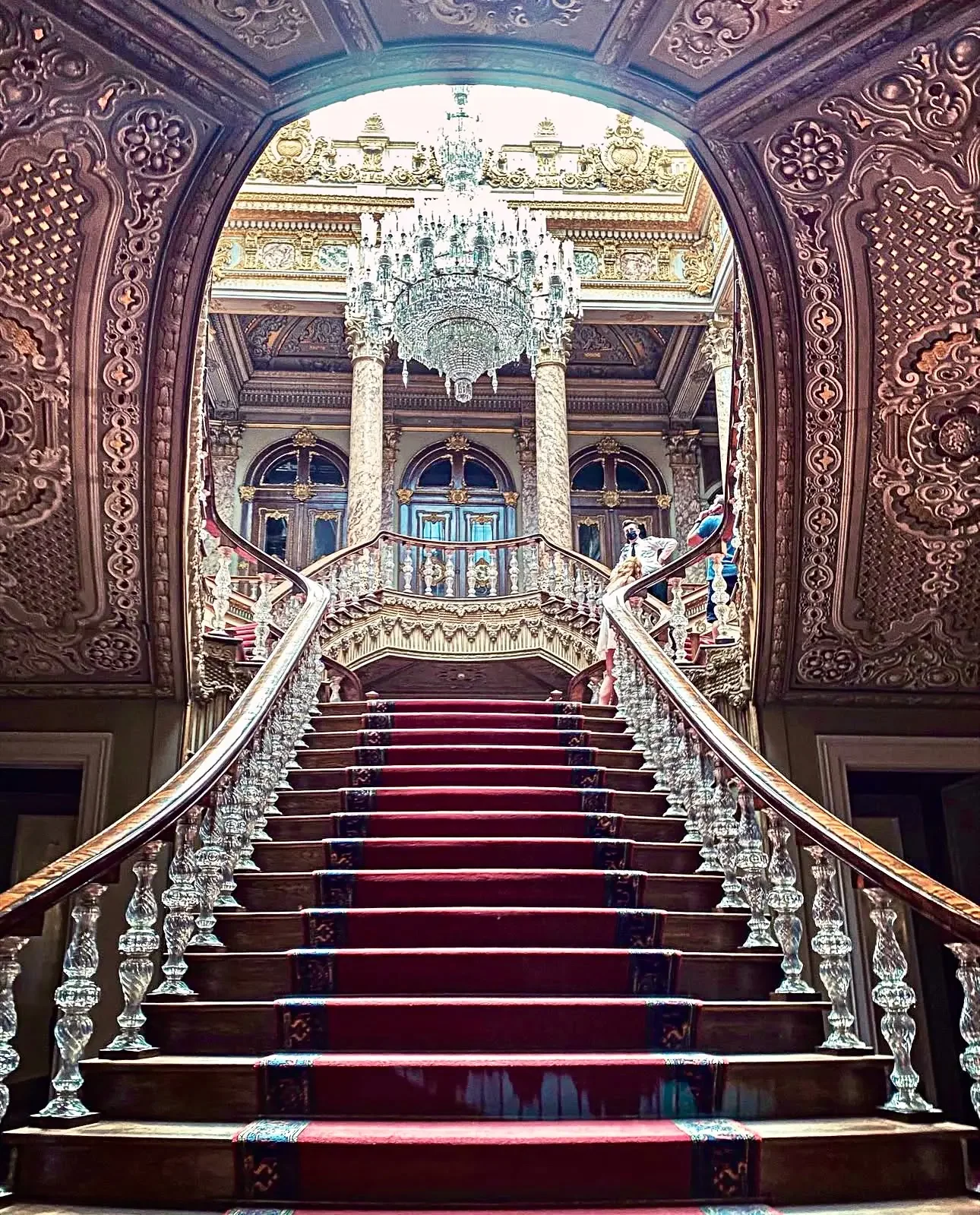 Dolmabahce Palace & Harem Skip-the-Line Entry Ticket with Audio Guide - Image 10