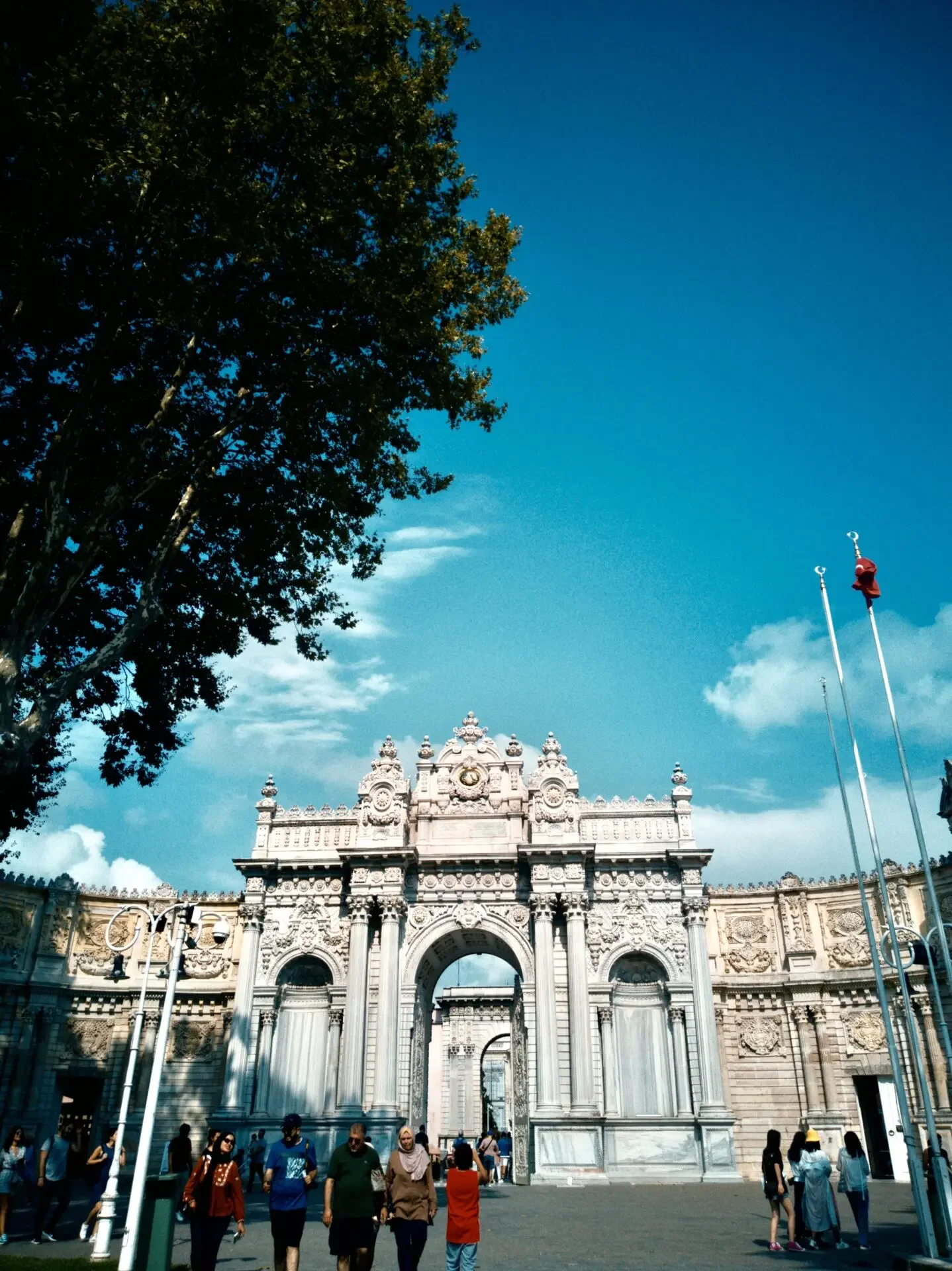 Dolmabahce Palace & Harem Skip-the-Line Entry Ticket with Audio Guide - Image 18