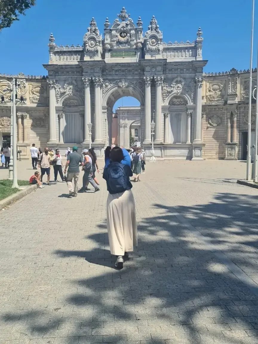 Dolmabahce Palace & Harem Skip-the-Line Entry Ticket with Audio Guide - Image 17
