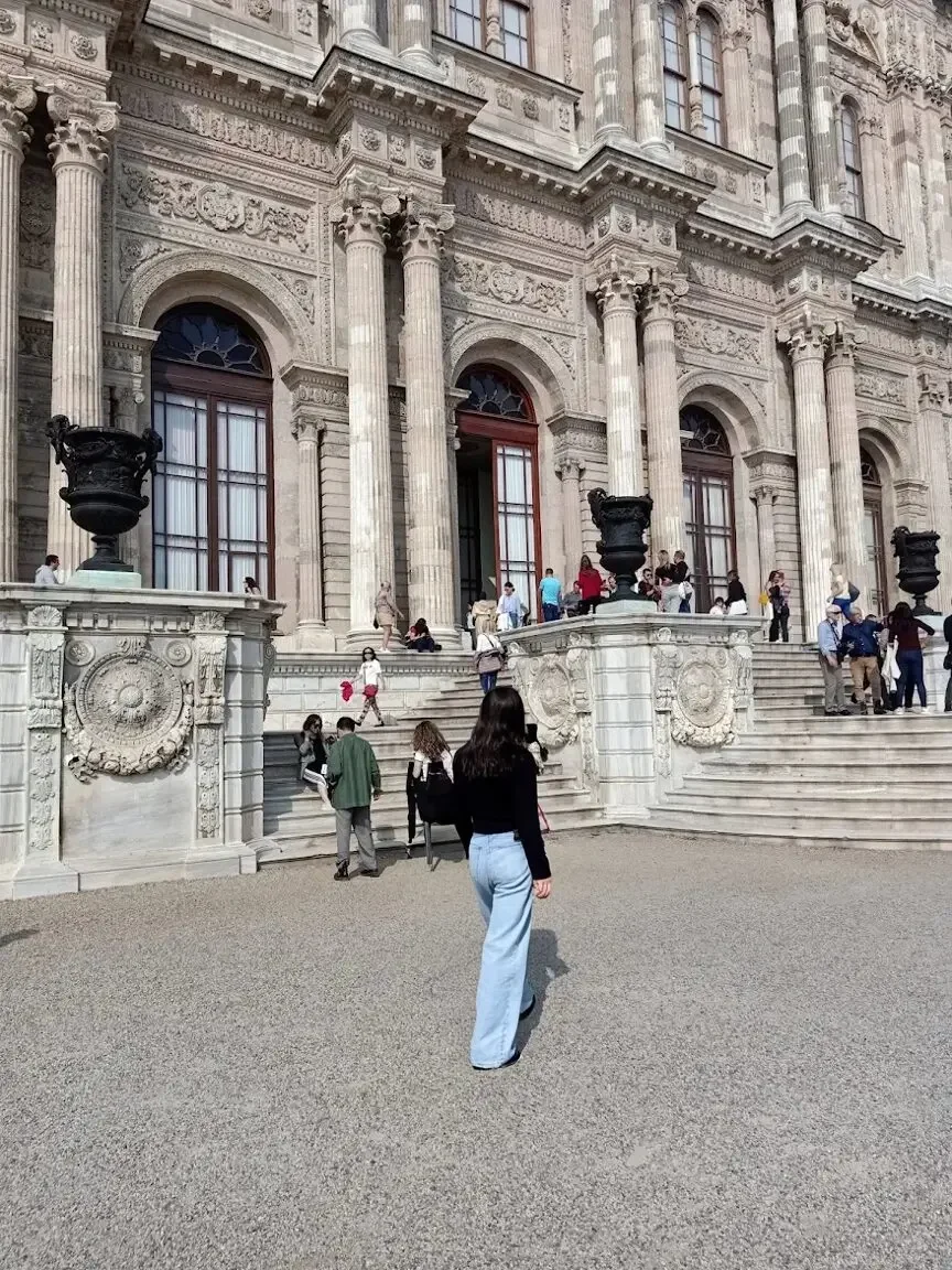 Dolmabahce Palace & Harem Skip-the-Line Entry Ticket with Audio Guide - Image 9