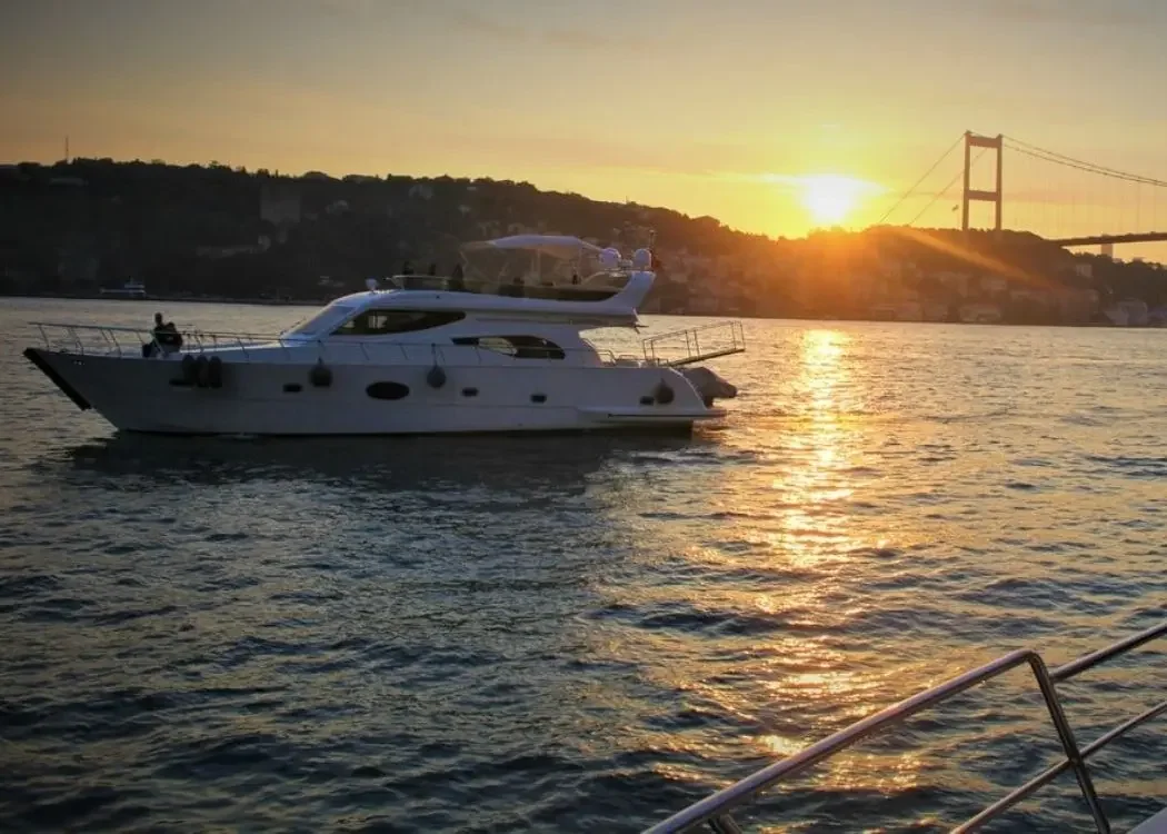 Private Bosphorus Yacht Tour - Image 4