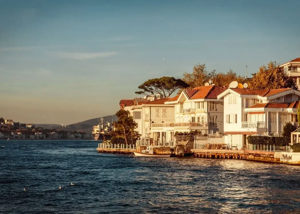 Golden Horn and Bosphorus Sightseeing Cruise Experience with Audio Guide - Image 7