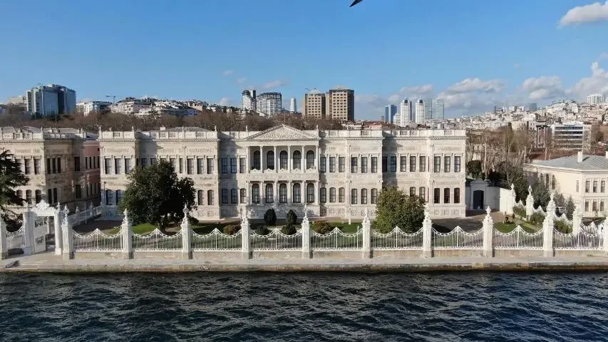 National Palaces Painting Museum Tickets & Audio Guide - Image 1