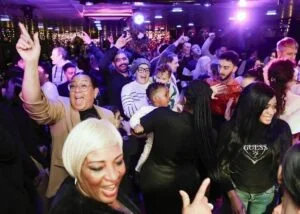 tosunpasa pasa dinner cruise istanbul bosphorus turkish shows belly dancer (4)