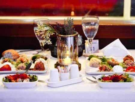 tosunpasa pasa dinner cruise istanbul bosphorus turkish shows belly dancer (9)