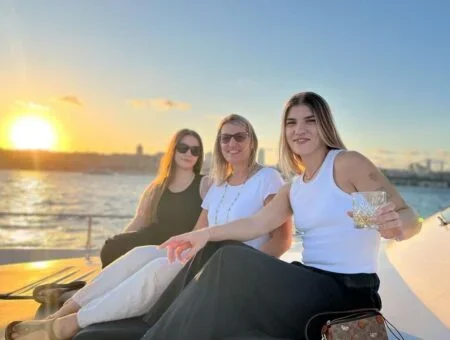 sunset cruise with wine istanbul bosphorus (10)