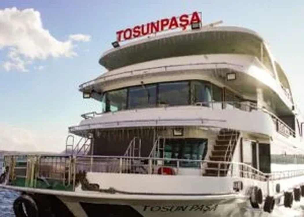tosunpasa pasa dinner cruise istanbul bosphorus turkish shows belly dancer (15)
